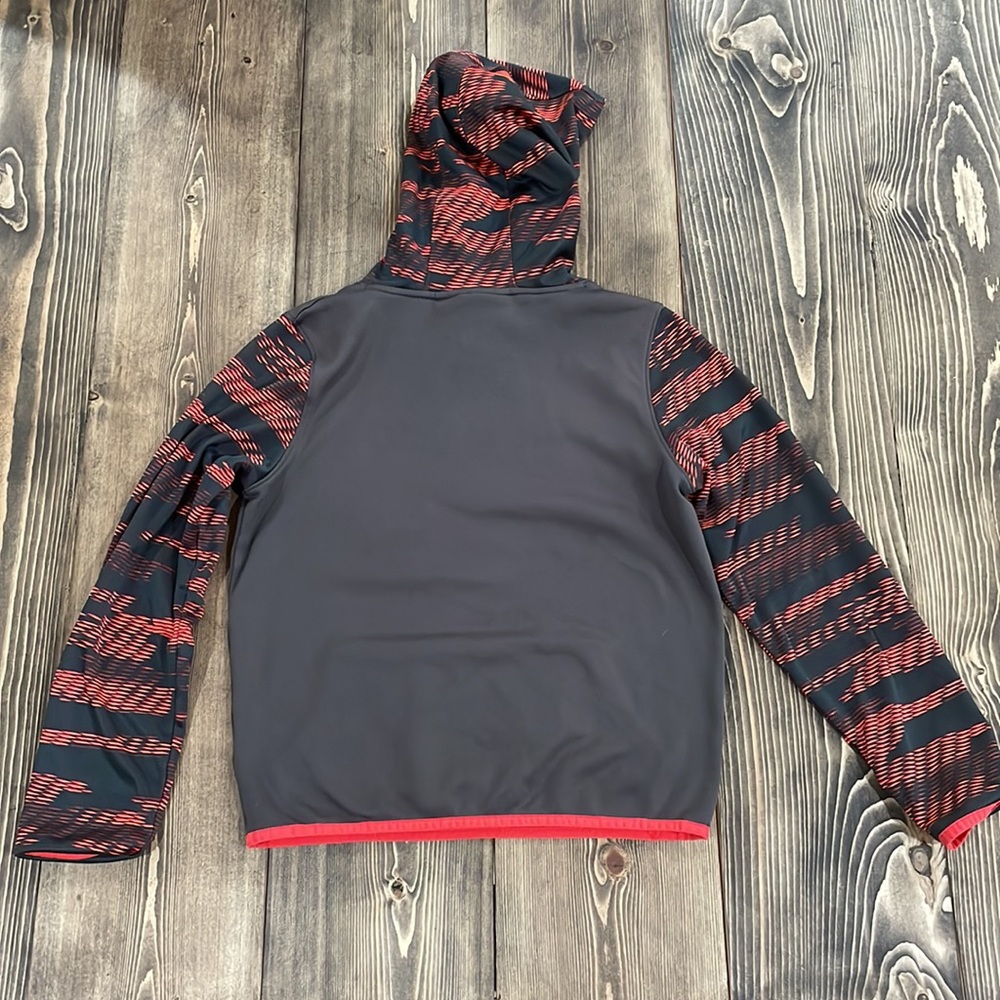 🌟Host Pick🌟Boy’s Under Armour Hoodie - Picture 2 of 3